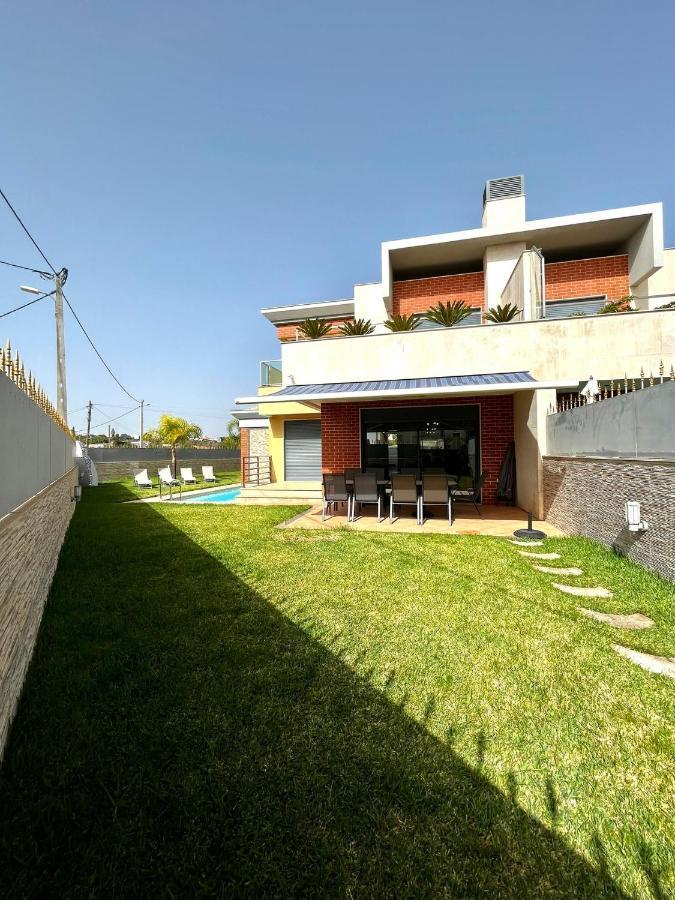 Funtastic Villa With Pool 알부페이라 외부 사진